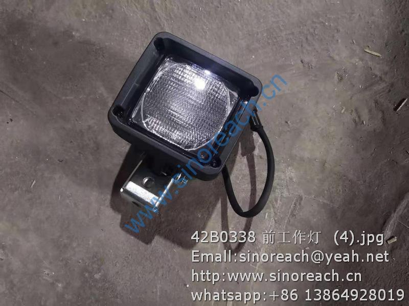 42B0338 前工作灯 (4)