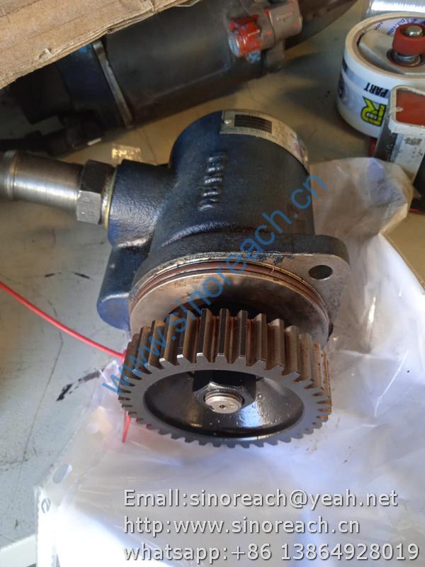 1002008625 液压泵 (3)